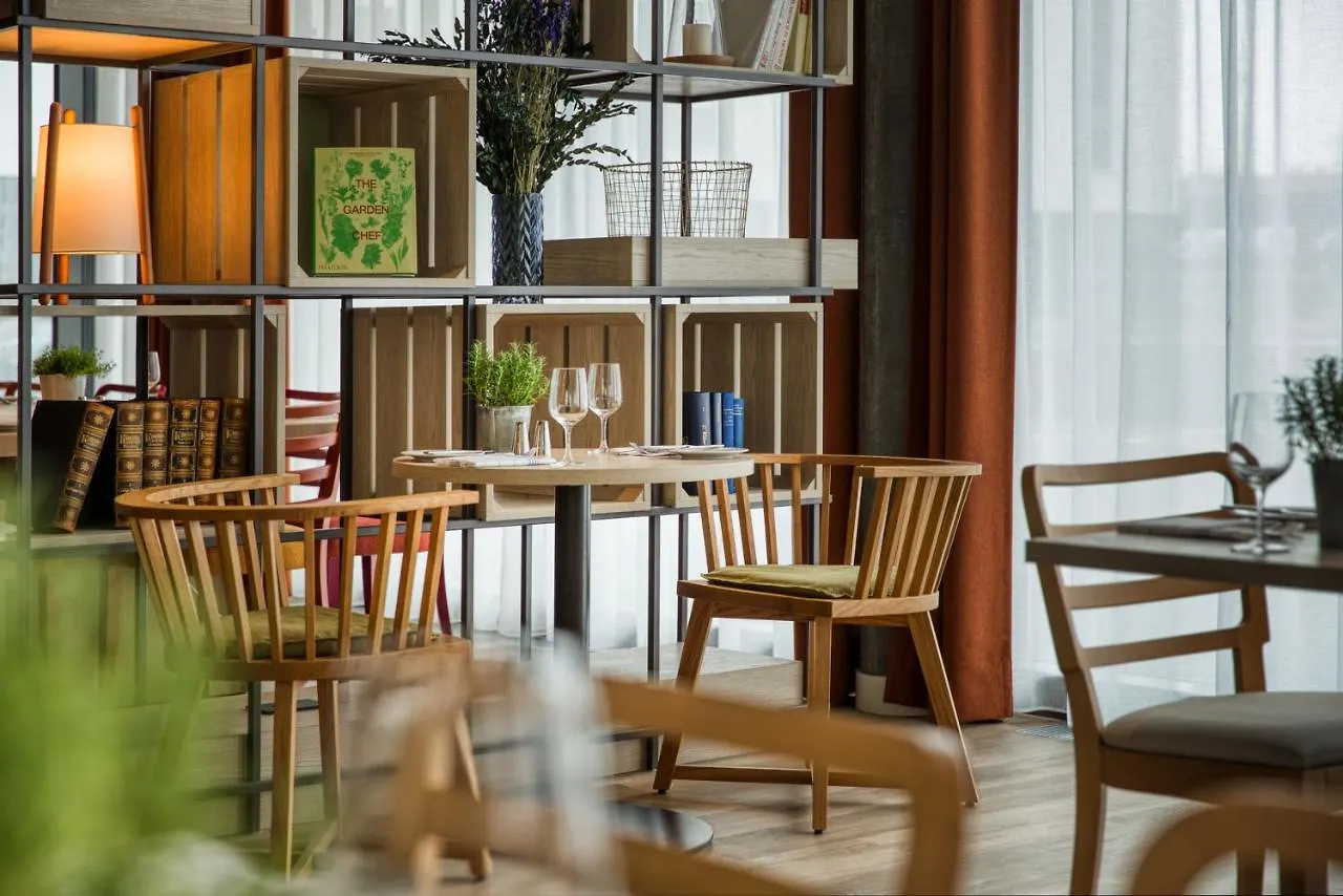 Intercityhotel Geneva Vernier 4*,